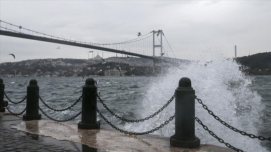 Storms disrupt sea travel across western Türkiye