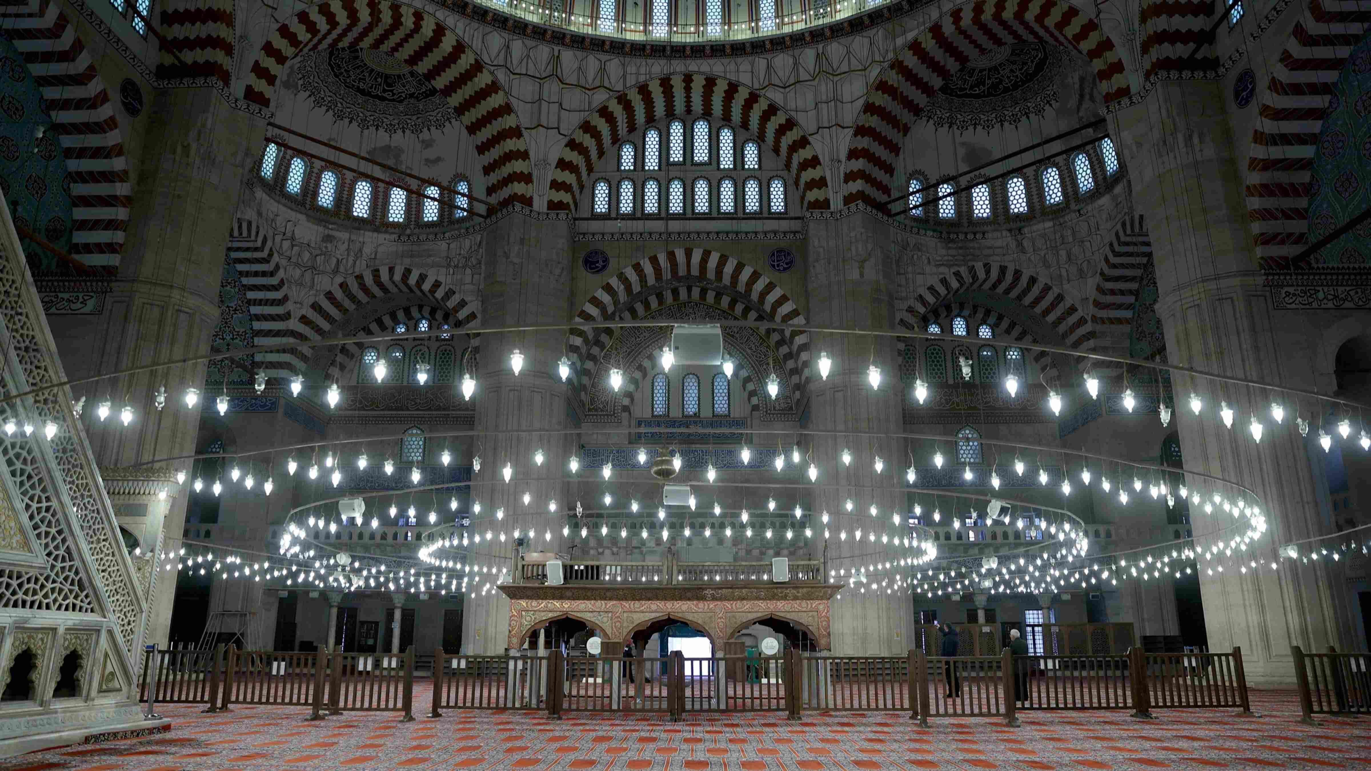 Court halts dome restoration at Selimiye Mosque amid controversy