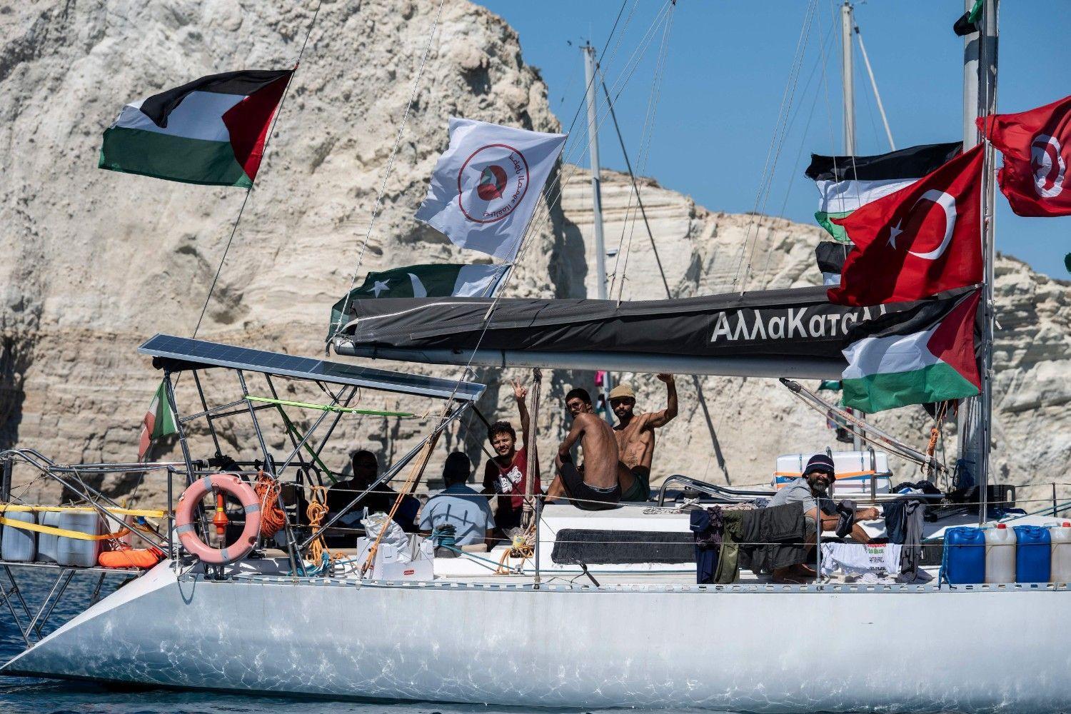 Türkiye evacuates passengers after Global Sumud Flotilla ship breaks down