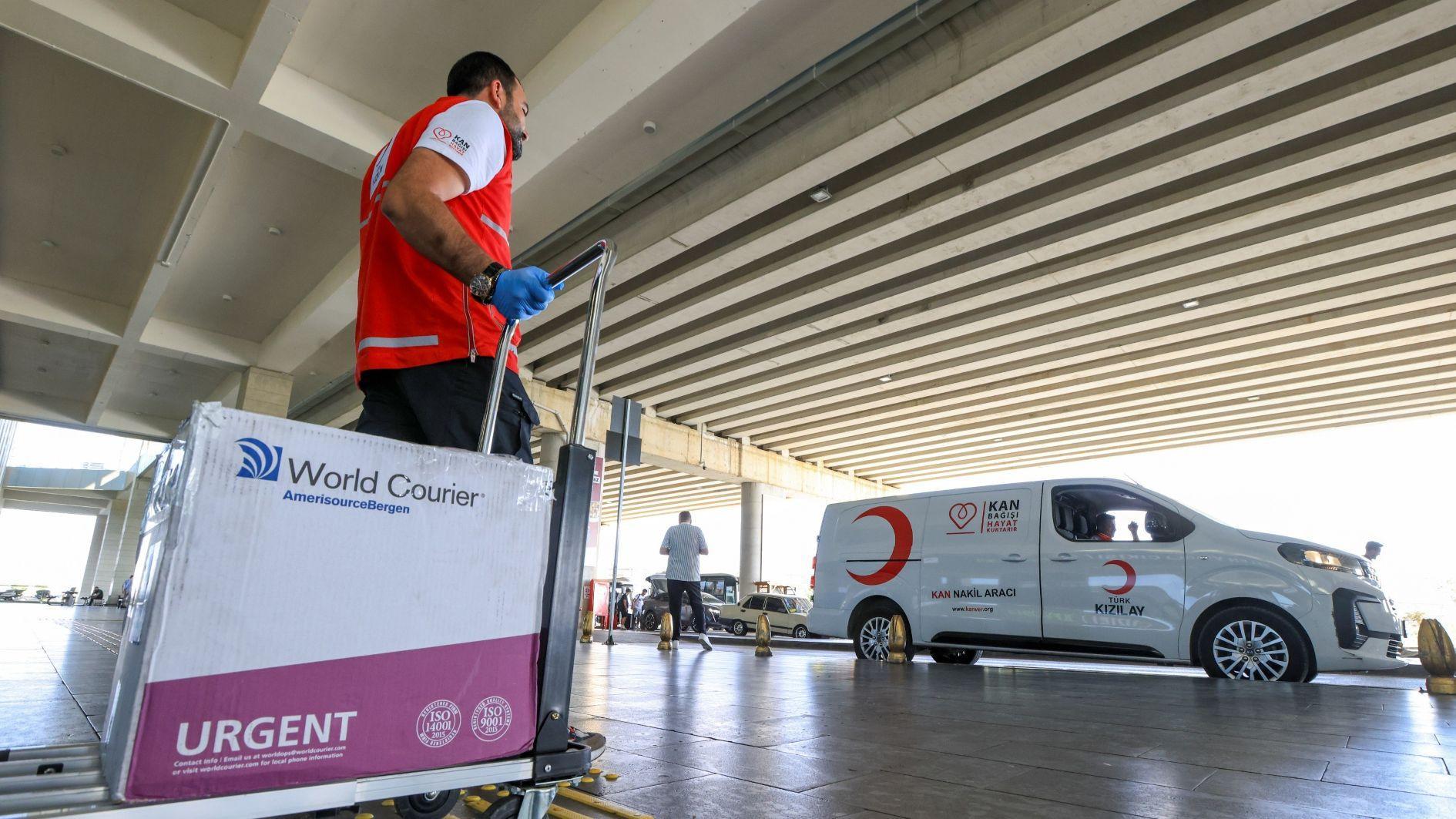 Rare blood transfusion from Spain saves mother, baby in Türkiye