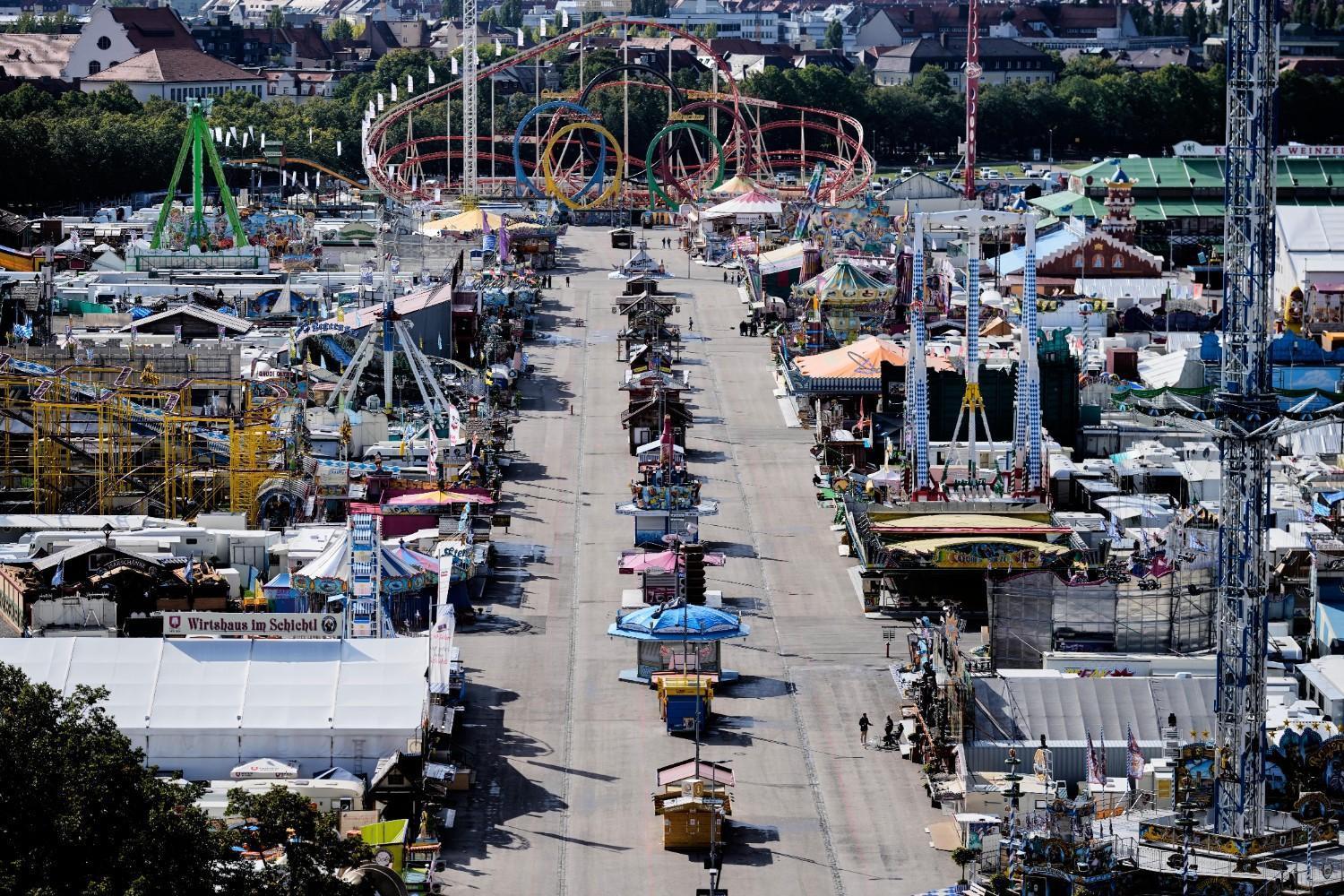 Germanys Oktoberfest closed by bomb threat