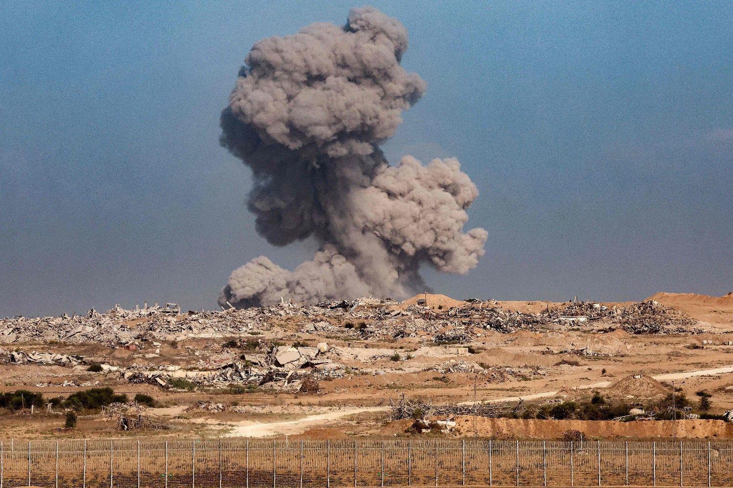 Israel ups Gaza assault as Hamas under pressure to accept peace plan