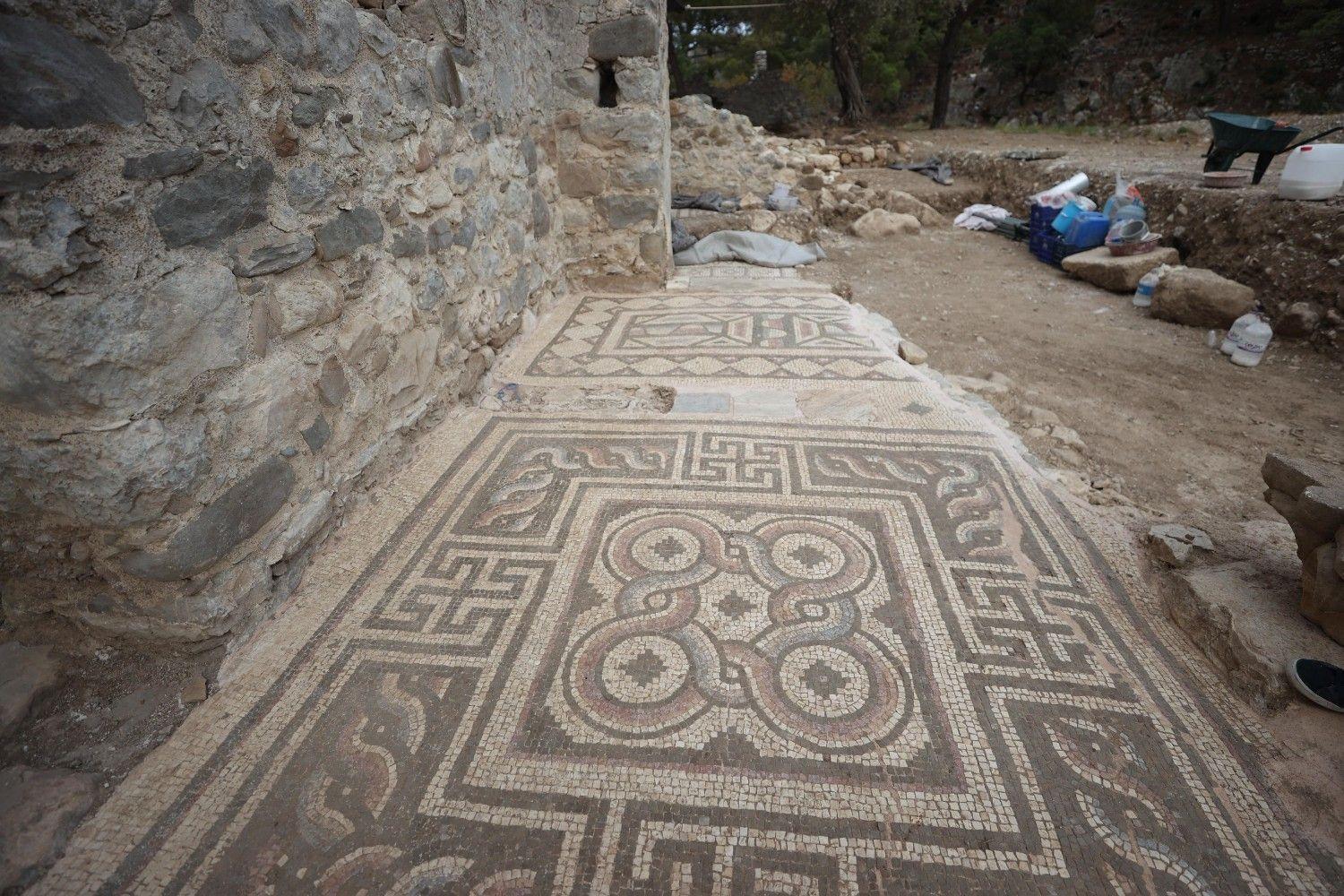 Large Byzantine bath unearthed in Olympos Ancient City
