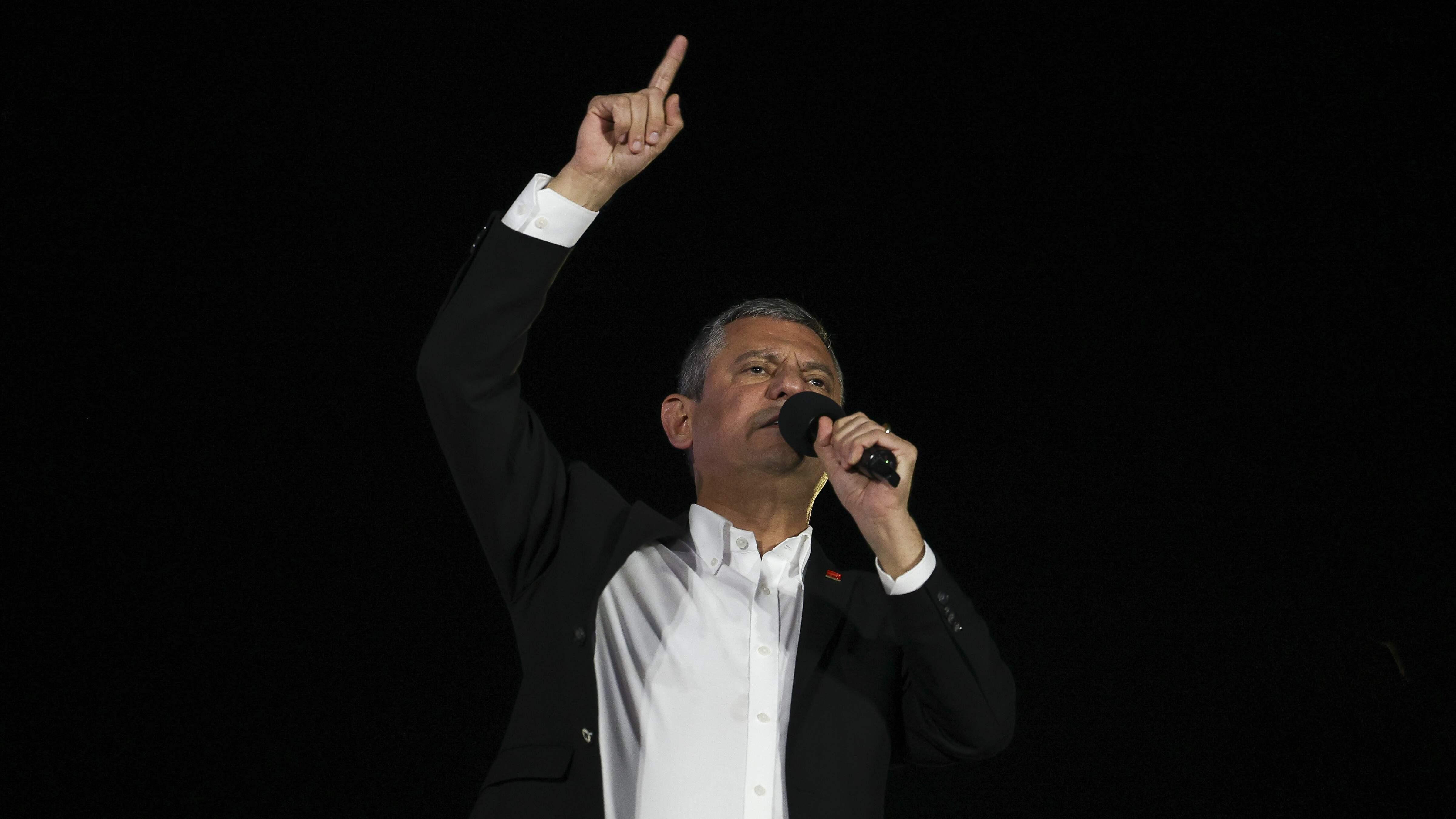 CHP leader in Madrid for Socialist International meeting