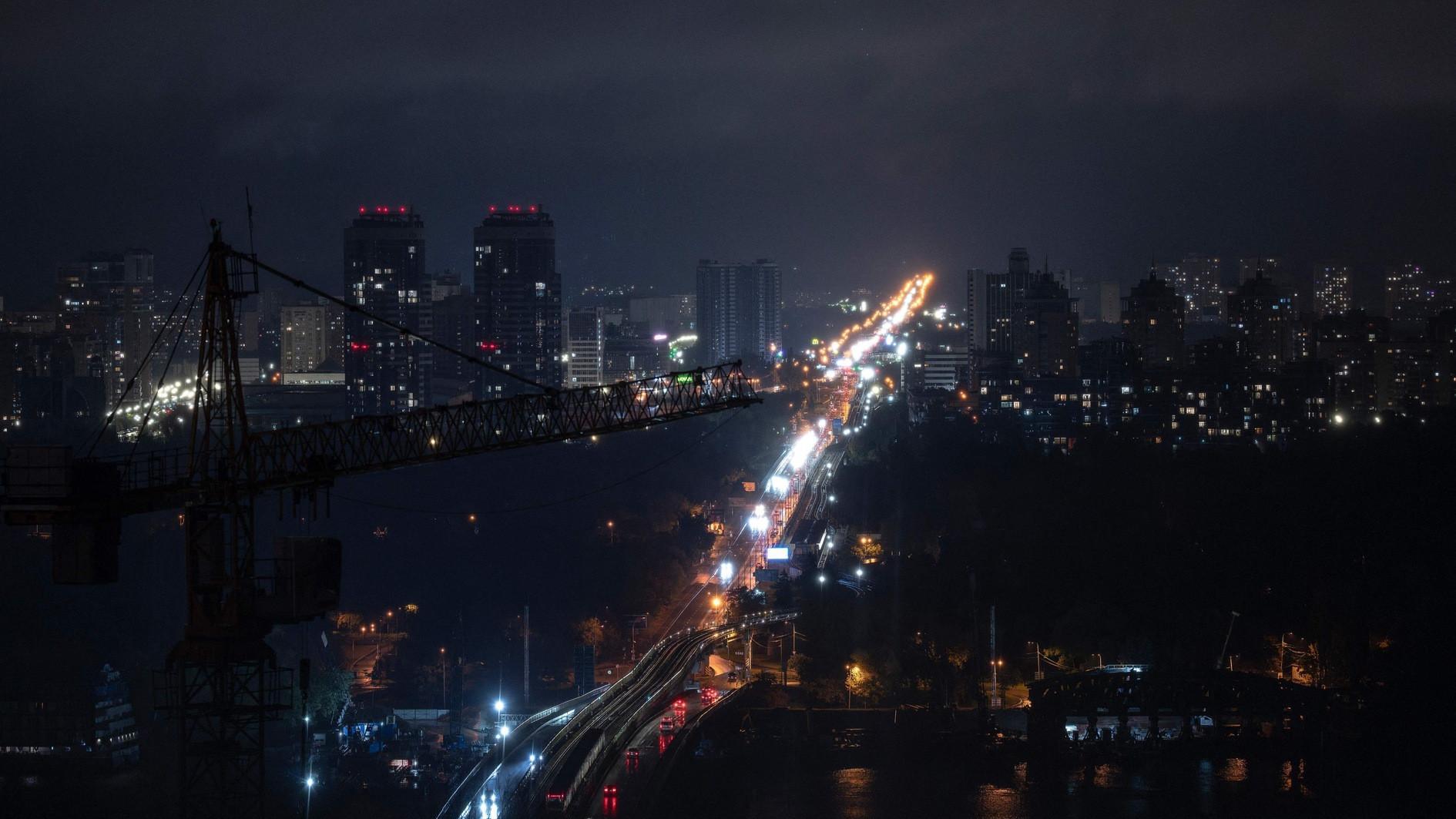 Russia attacks Ukraines power grid as peace process at dramatic moment