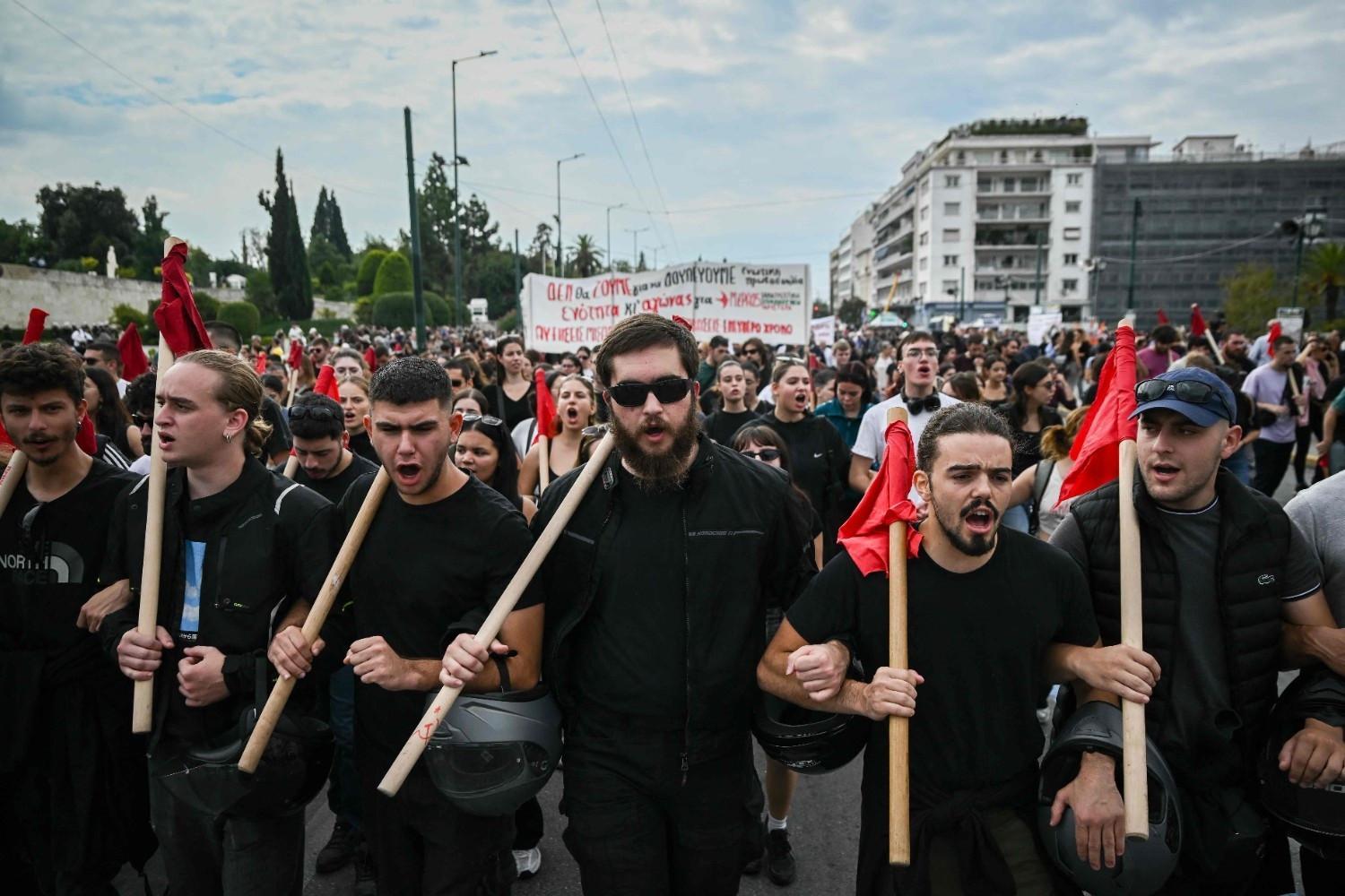 Greeks strike again against 13-hour work reform