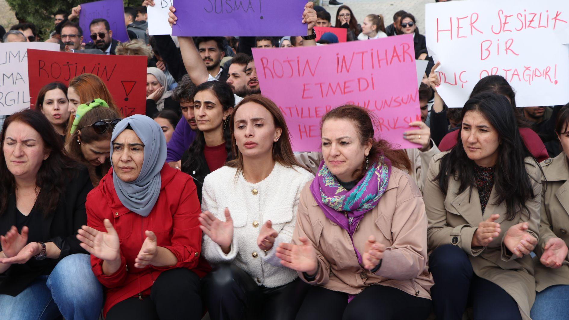 Women rally to shed light on suspicious death of university student
