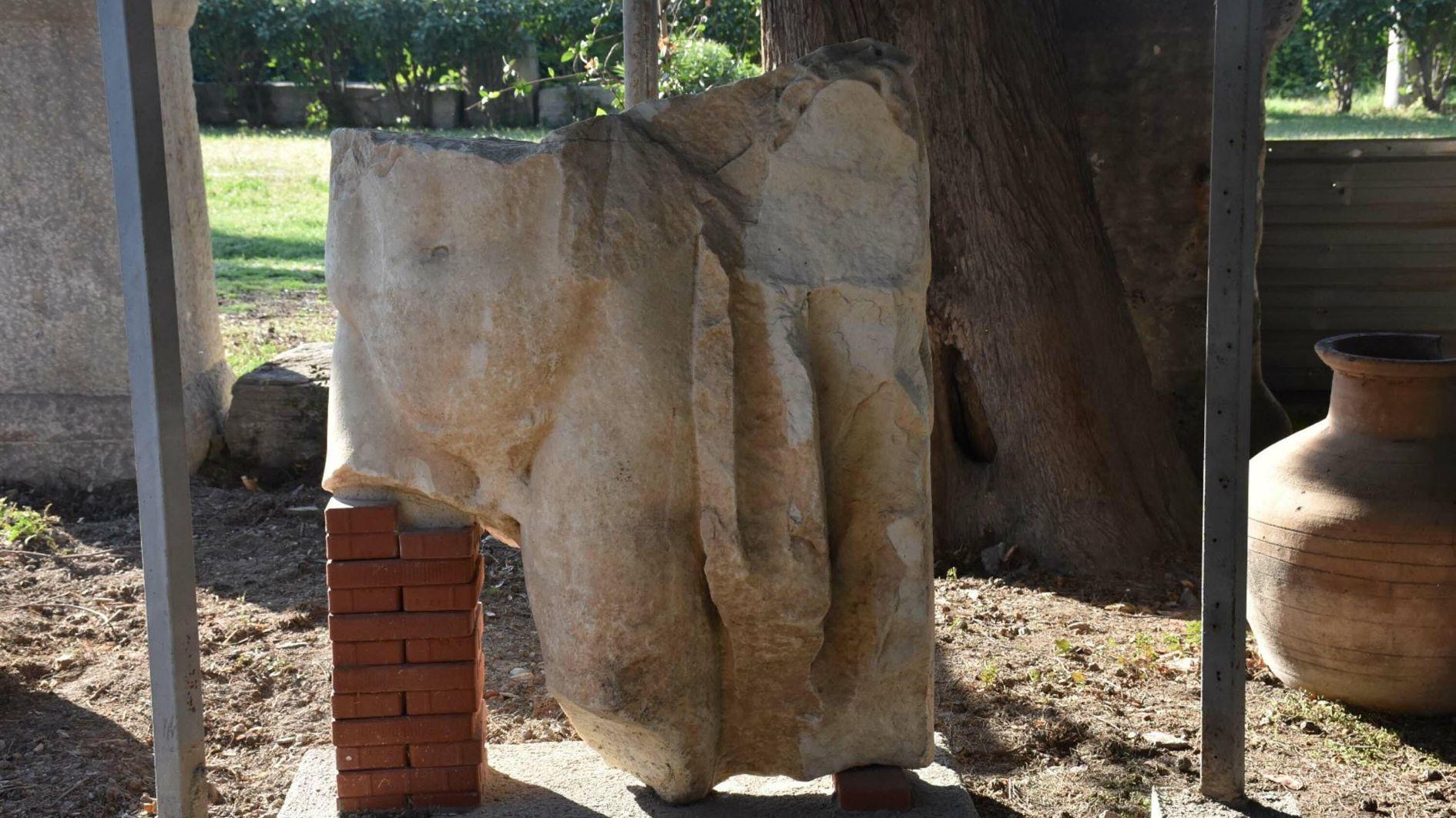 1,800-year-old statue unearthed at Smyrna