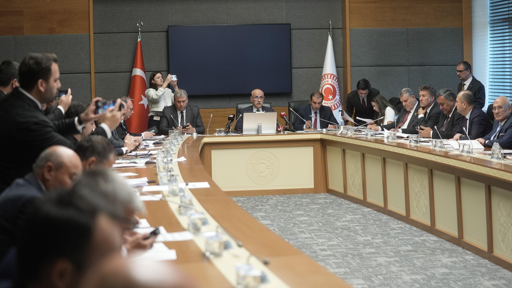 Parliament commission OKs bill on national park regulations