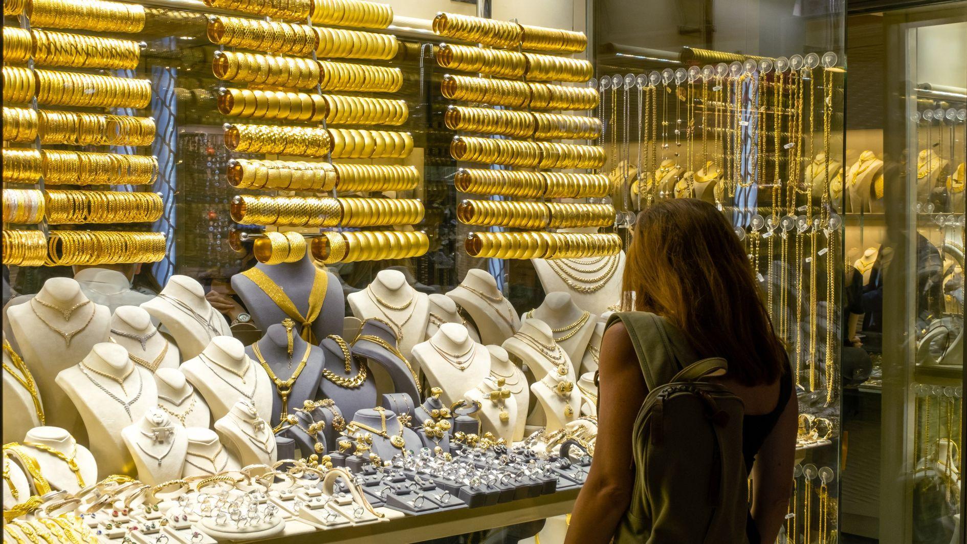 Turks rush to gold as prices soar, but supply tightens