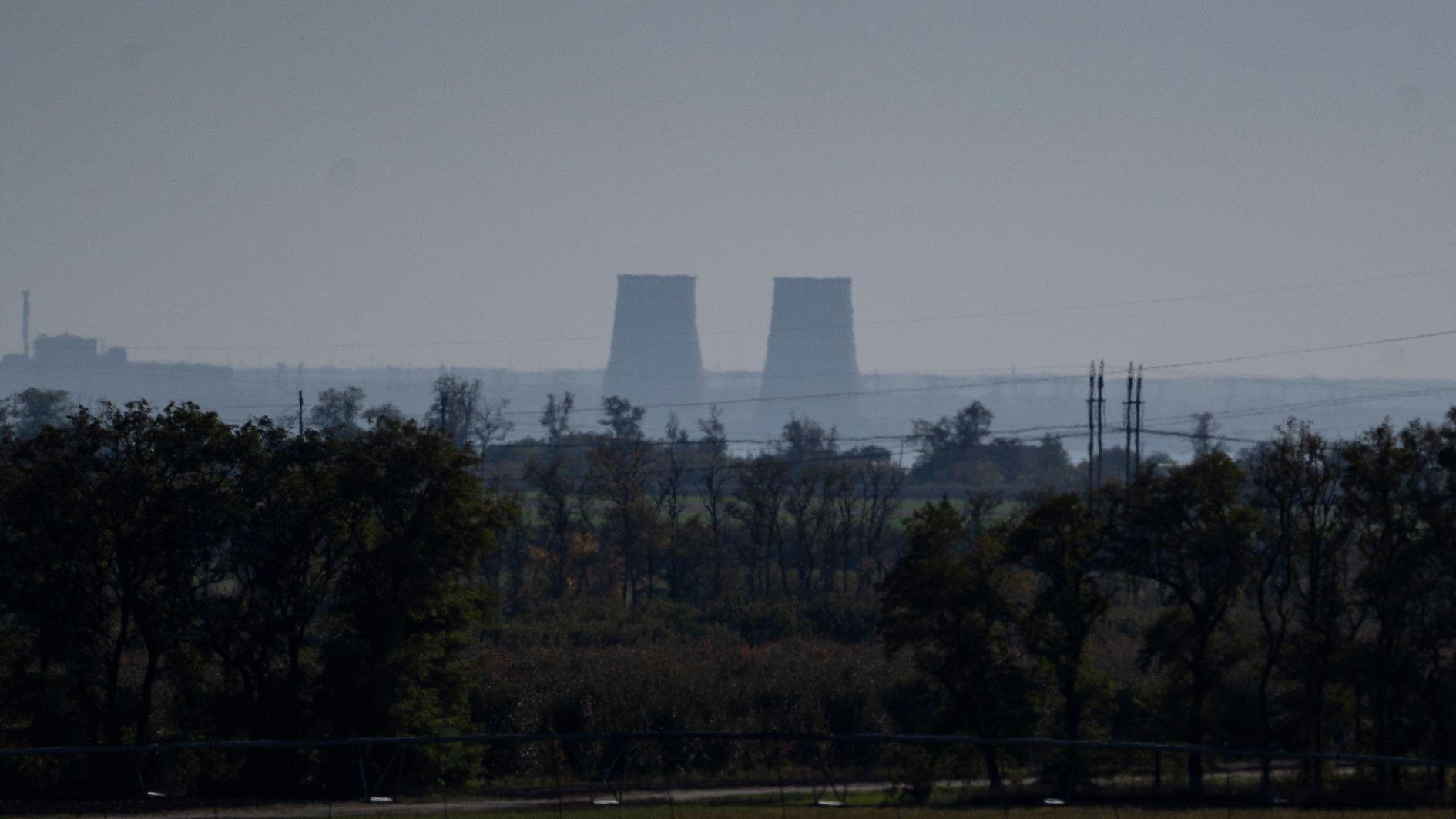 Work begins to repair Ukraine nuclear plants power lines