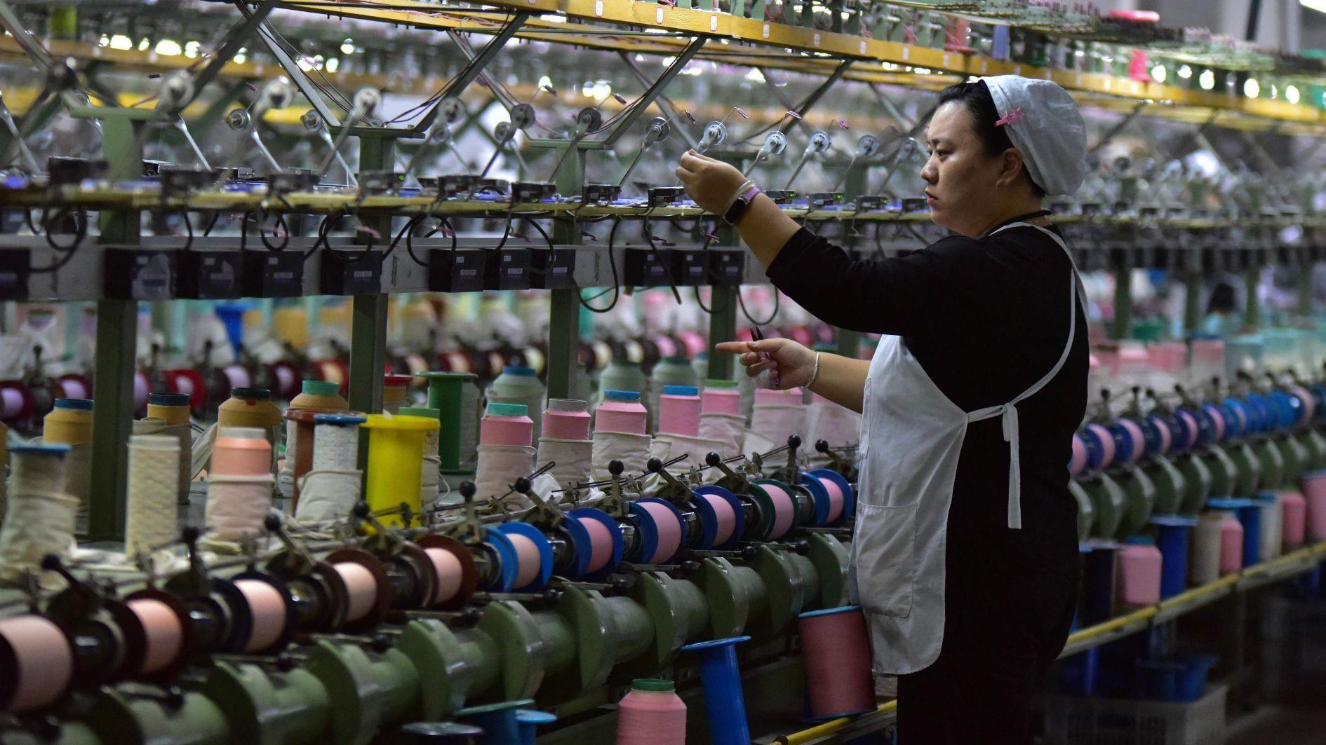 Chinas economic growth slows amid sputtering domestic demand
