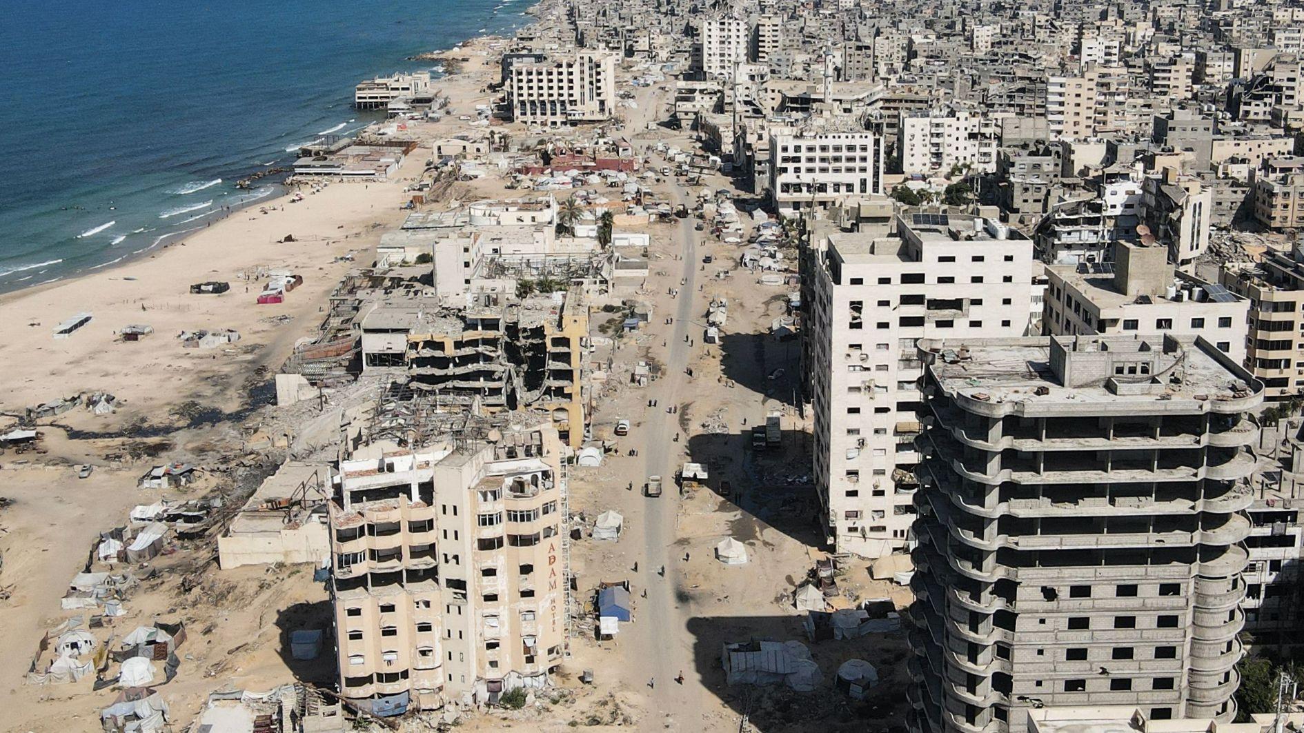 Trump warns Hamas not to breach Gaza deal as Vance heads to Israel