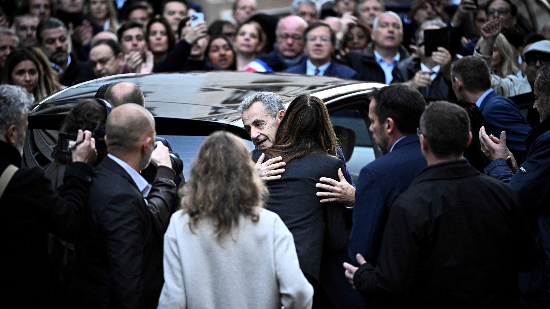 Frances ex-leader Sarkozy jailed, proclaiming his innocence