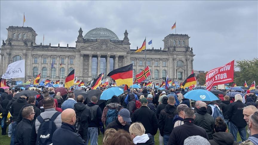 German far-right lawmakers accused of Russia spying
