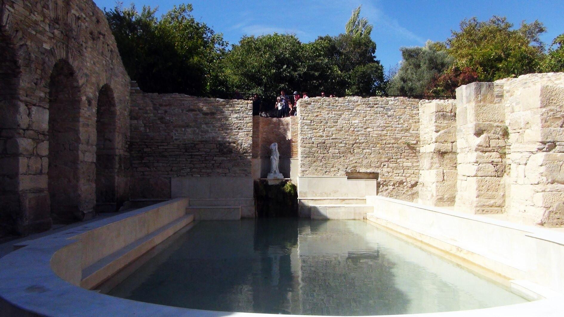 Visitors flock to Roman Bath in Stratonikeia
