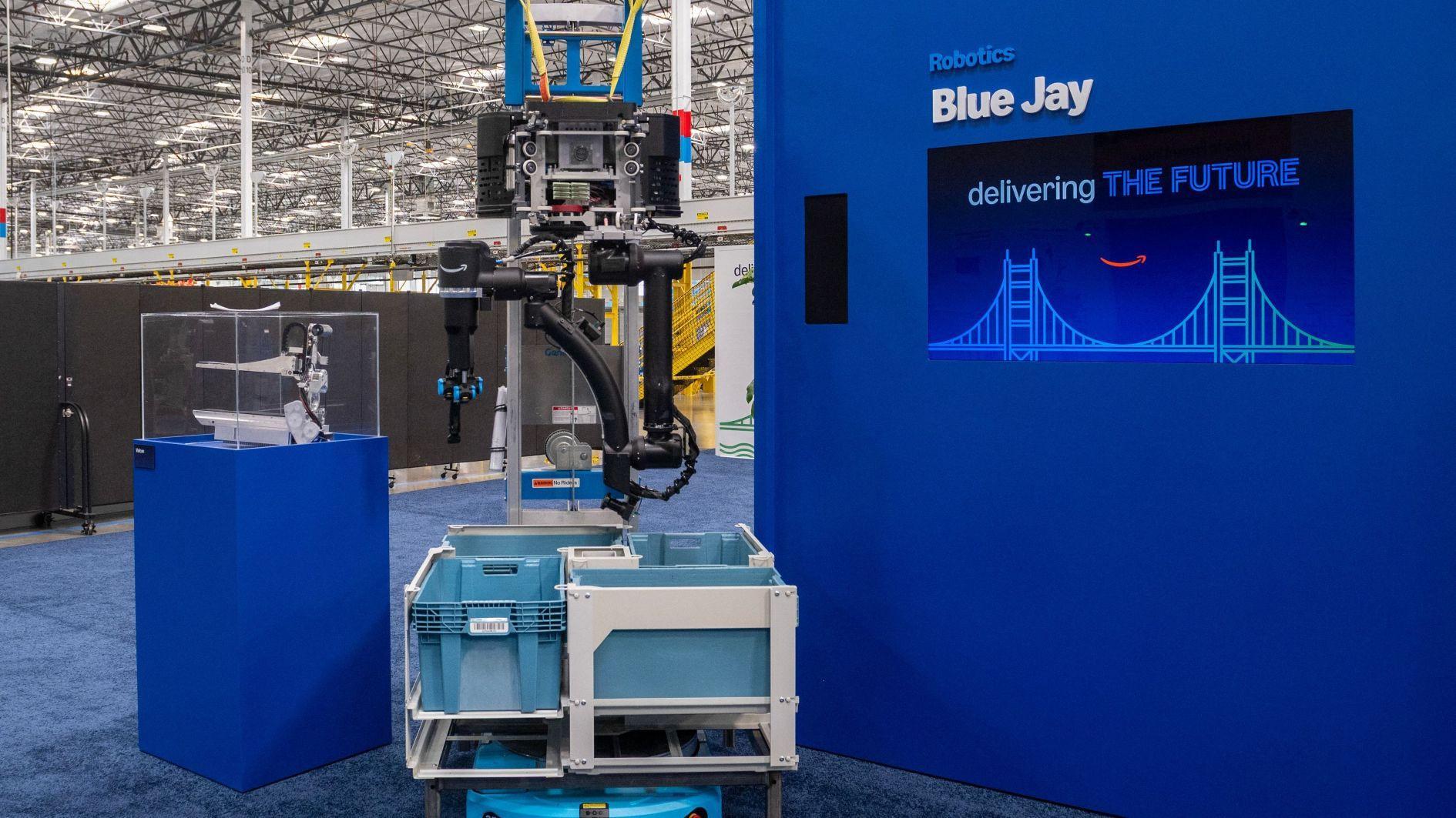 Amazon uses AI to make robots better warehouse workers