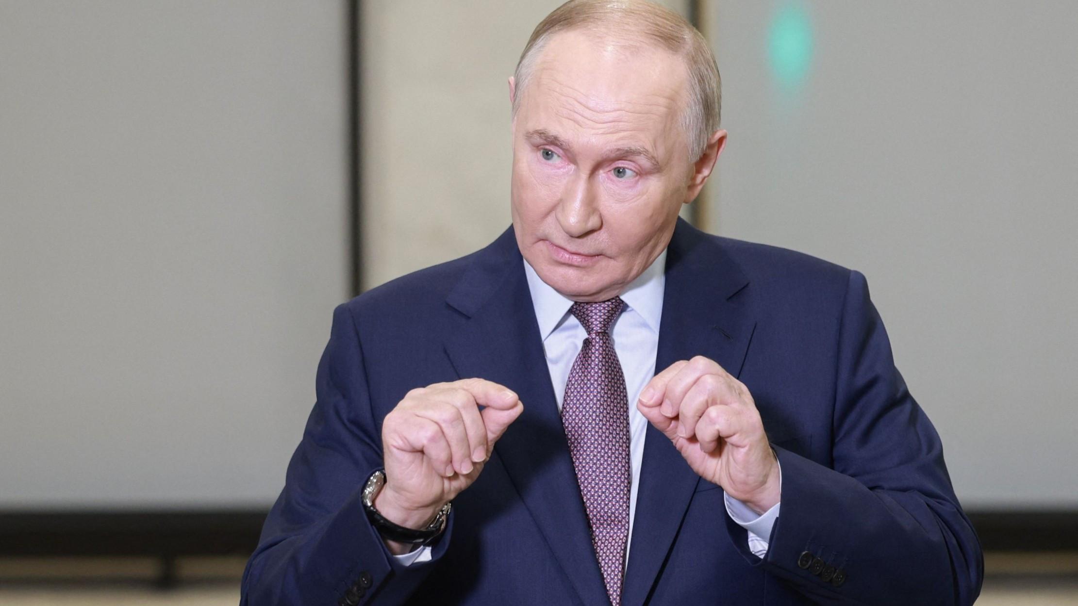 Putin says US sanctions serious but wont significantly hit economy