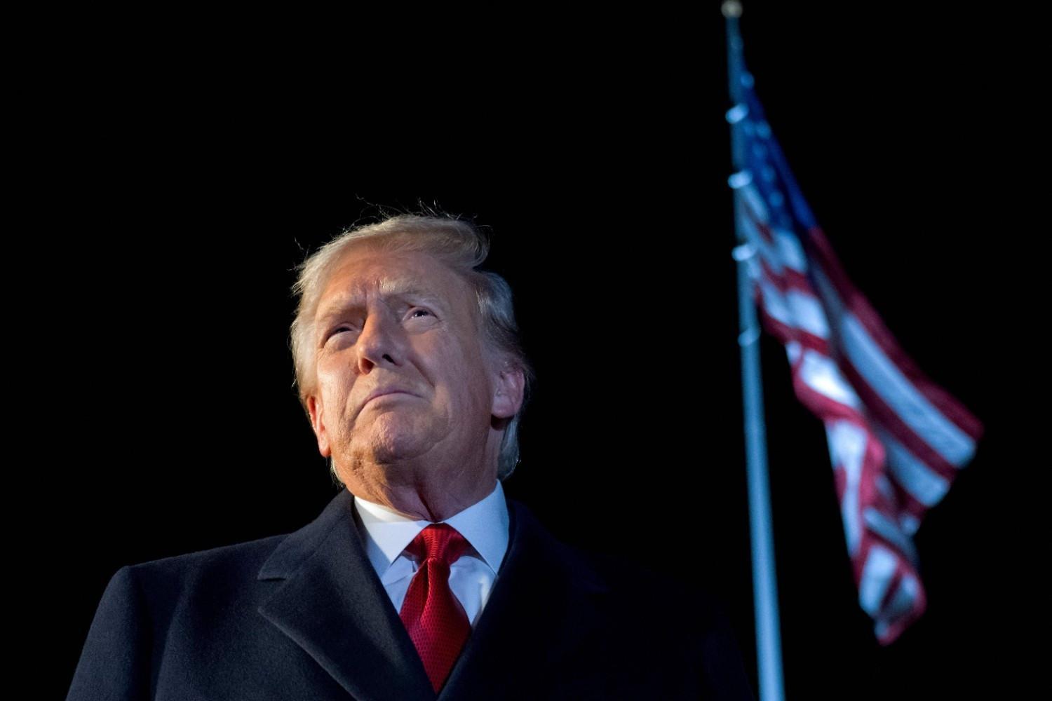 Trump heads to Asia for Xi talks, eyes Kim meeting