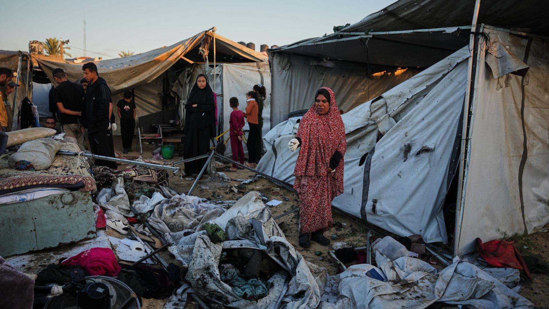 At least 50 killed in Israeli strikes on Gaza despite ceasefire