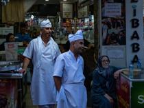 Consumers cutting back spending on restaurants