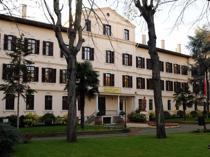 Competition watchdog fines French high schools in Istanbul