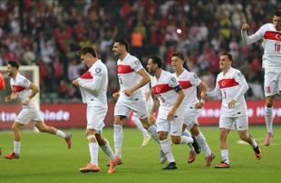 Türkiye seeks to clinch playoff spot against Bulgaria