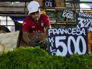 As inflation soaring, Argentina will print 10,000 peso notes