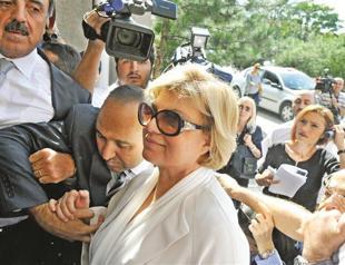 Ex-PM claims she tried to remove coup plotters