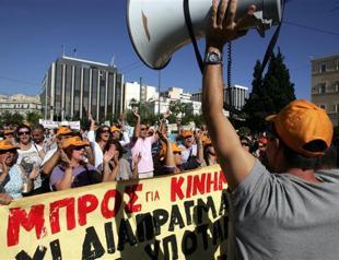 Greeks strike over spending cuts