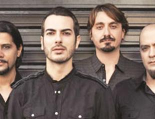 Mor ve Ötesi on stage at Jolly Joker