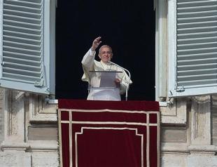 Pope calls for global solidarity in New Year blessing