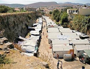 EU to double emergency aid for refugees stuck in Greece