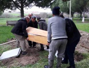 Atheist man buried with belongings in non-religious ceremony in Turkey’s Ayvalık
