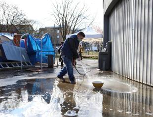 Officials say 100K Canadians could die from COVID-19 in worst case scenario