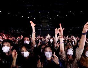 Dancing like there’s no COVID-19: Paris hosts test concert