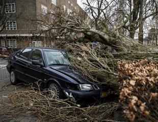 Storm Eunice batters Europe