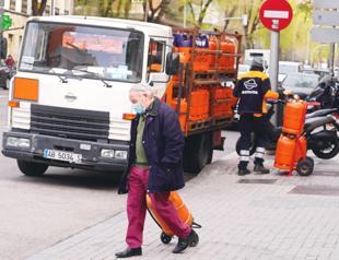 Spain unveils plan to ease war impact