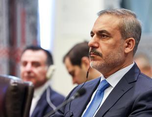 FM raises guarantor proposal to protect Gaza truce