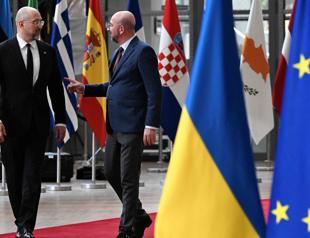 Facing Putin threat, EU pushes to arm Ukraine