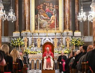 Pope Leo XIV meets clergy at Istanbul’s Saint Esprit Cathedral