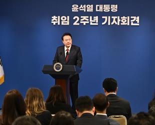 South Korea vows strong Ukraine ties, smooth Russia relations