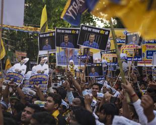 Indias top court releases jailed Modi opponent on bail