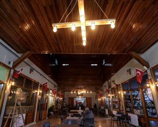 Inn becomes a hub for traditional artists