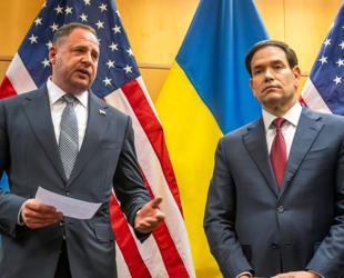 Anti-corruption units raid home and offices of Zelenskys chief of staff