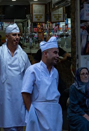 Consumers cutting back spending on restaurants