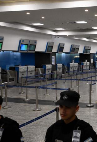 Labor unions strike against Milei paralyze daily life in Argentina