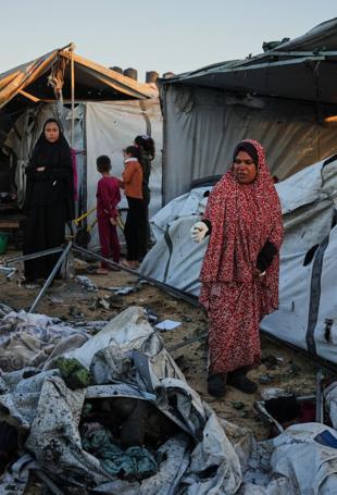 At least 50 killed in Israeli strikes on Gaza despite ceasefire