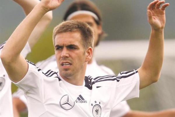 German Euro 2012 team to visit Auschwitz