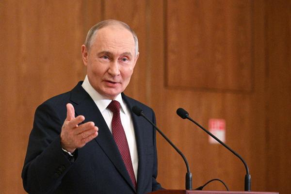 Putin threatens Kiev with new hypersonic missile